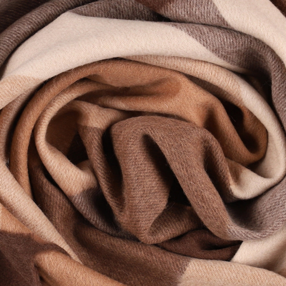 Halstørklæde med store tern i 100 % uld, brun og beige – York (2)